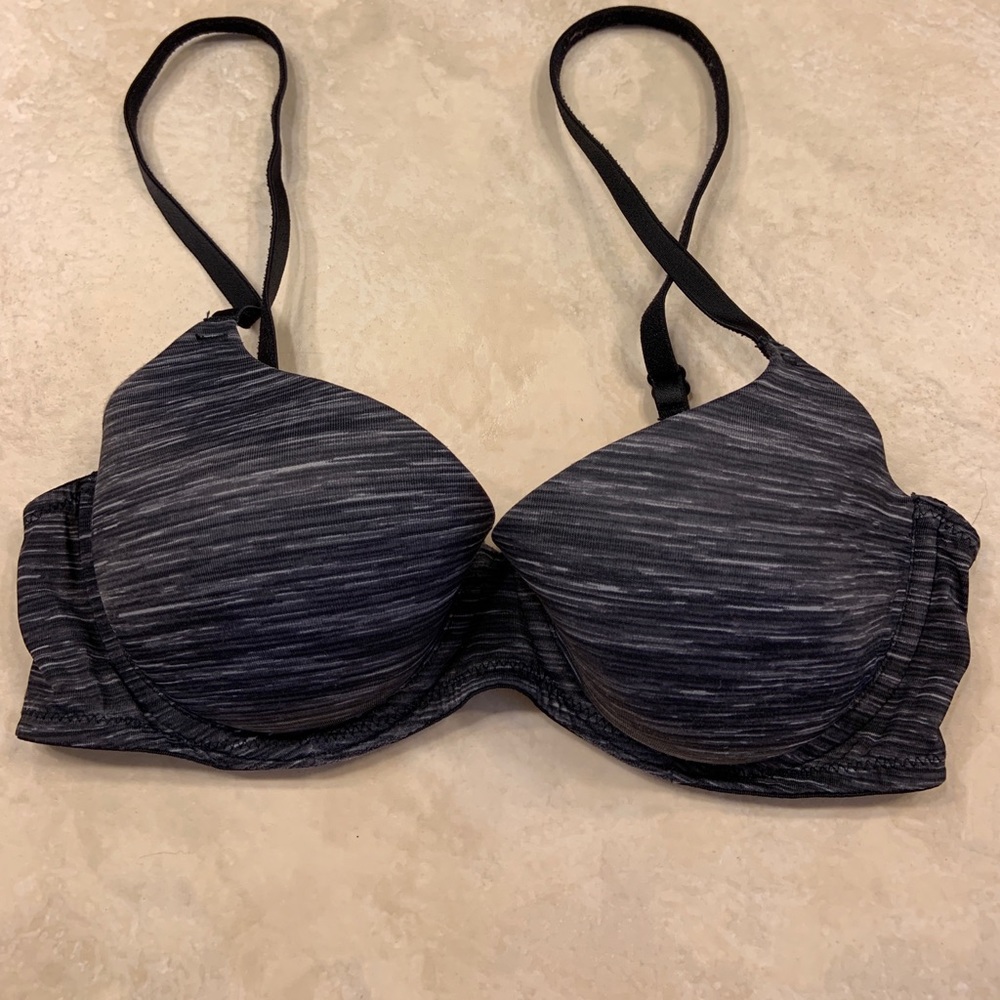 Victoria’s Secret Black and Grey Lightly Lined Bra